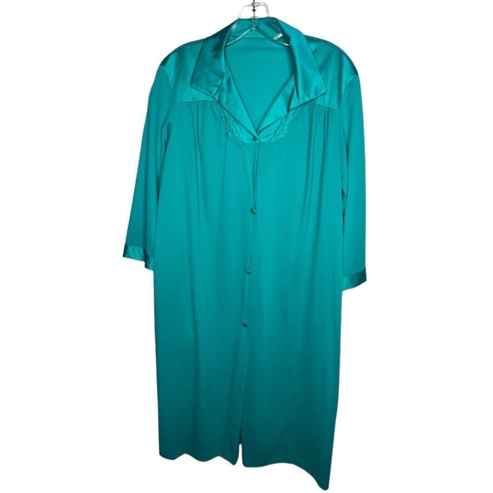 Vintage Vanity Fair Robe